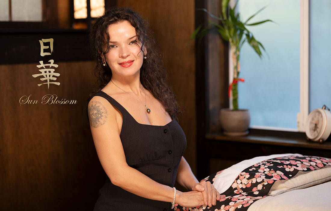 Japanese Facial Massage Therapist